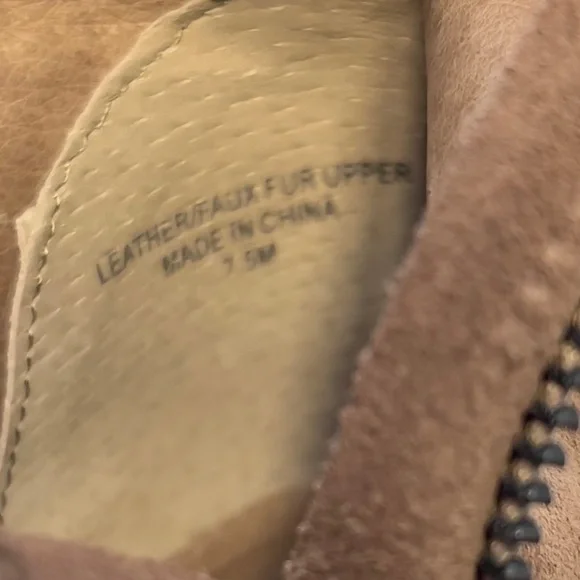 J/SLIDES Tan Suede and Fur Lace UpWinter Boot white Sole Women’s size 7.5